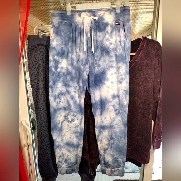 Tommy Hilfiger Pants - 0X NWT TOMMY HILFIGER SPORT Blue Tie Dye Joggers, Pockets, Fleece Lined
